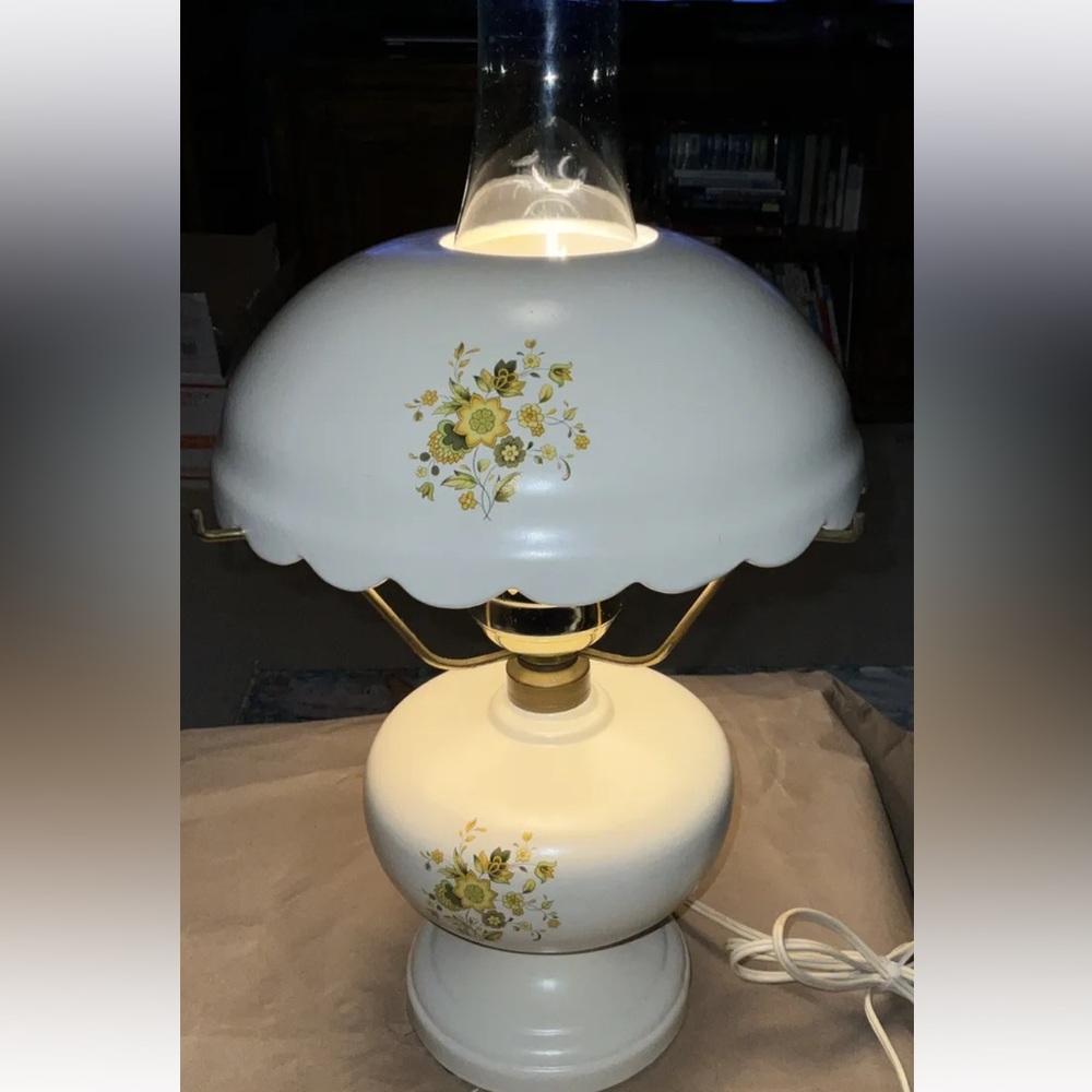 Vintage Rare Beautiful Floral Fenton Milk Hurricane Parlor Lamp Signed 1976